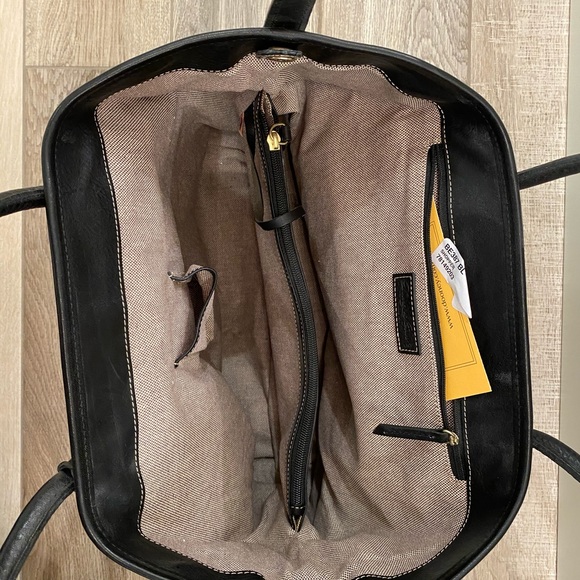 Dooney & Bourke LIKE NEW large tote - Picture 4 of 7